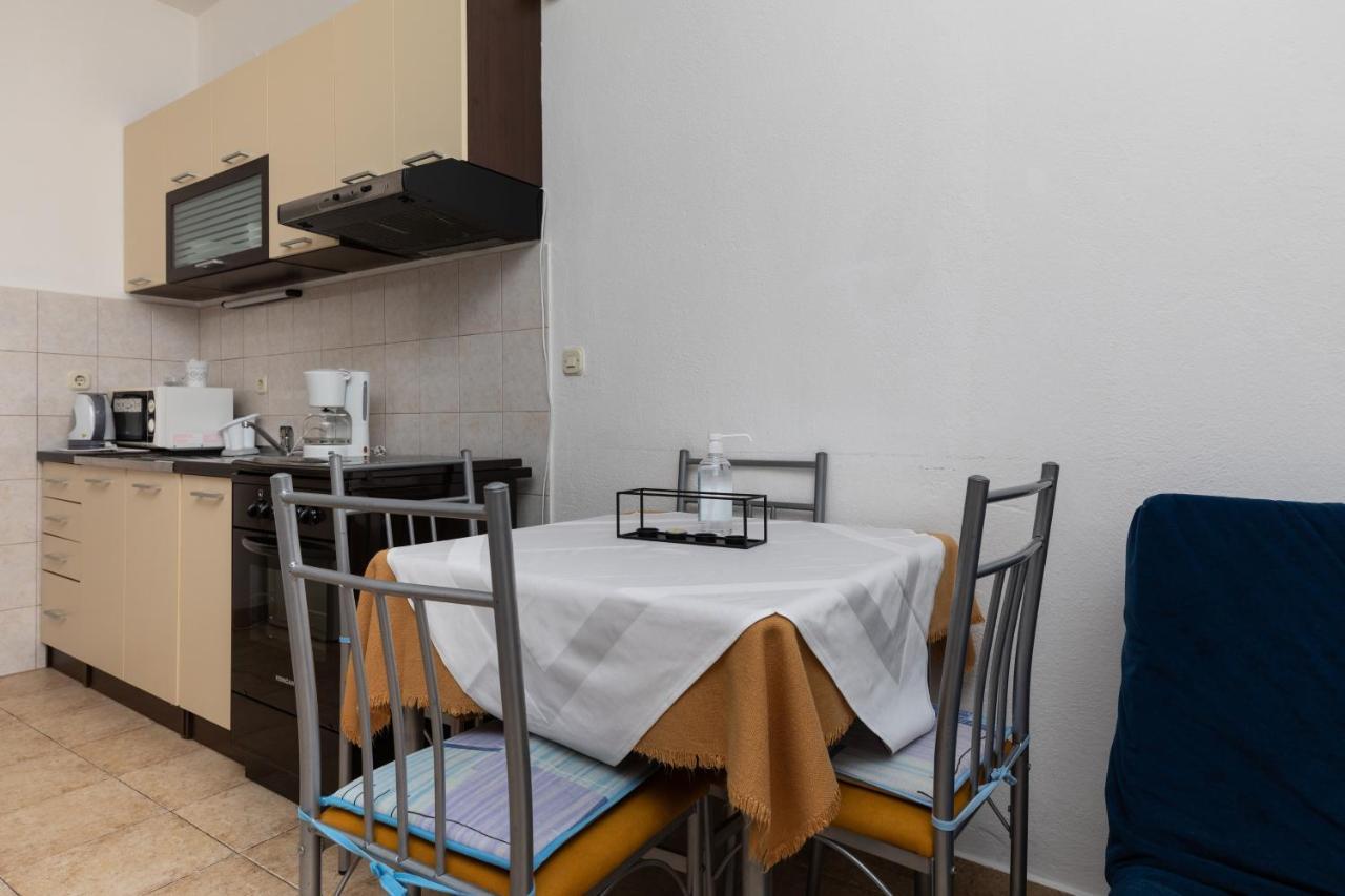 Apartments And Rooms By The Sea Lokva Rogoznica, Omis - 2973 エクステリア 写真